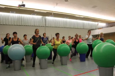 Aerobic Frauen Montag