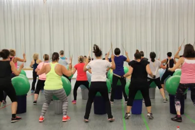 Aerobic Frauen Montag