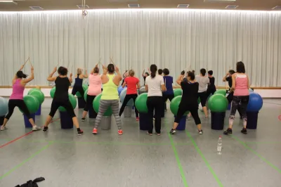 Aerobic Frauen Montag