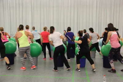 Aerobic Frauen Montag