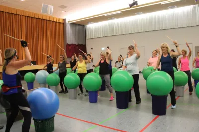 Aerobic Frauen Montag