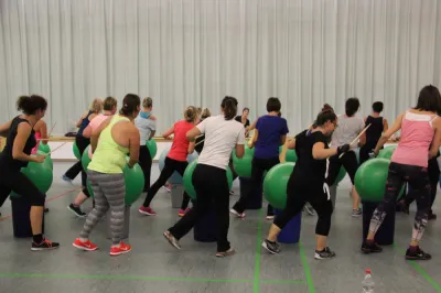 Aerobic Frauen Montag