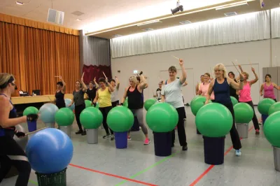 Aerobic Frauen Montag