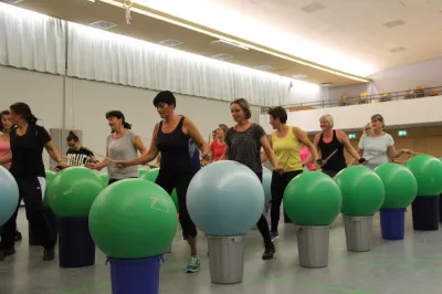 Aerobic Frauen Montag
