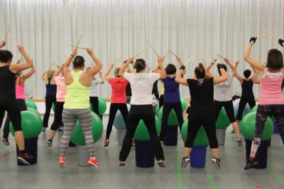 Aerobic Frauen Montag