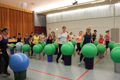 Aerobic Frauen Montag