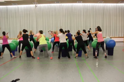 Aerobic Frauen Montag