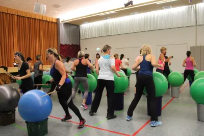 Aerobic Frauen Montag