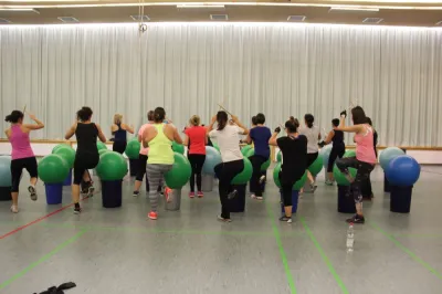 Aerobic Frauen Montag