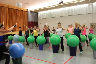 Aerobic Frauen Montag