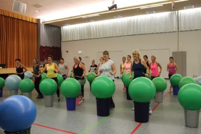 Aerobic Frauen Montag