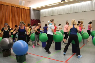 Aerobic Frauen Montag