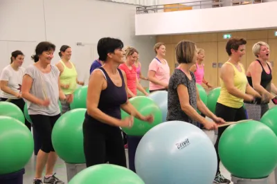 Aerobic Frauen Montag