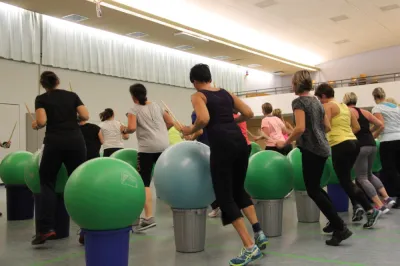 Aerobic Frauen Montag