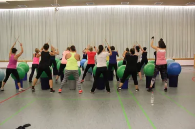 Aerobic Frauen Montag