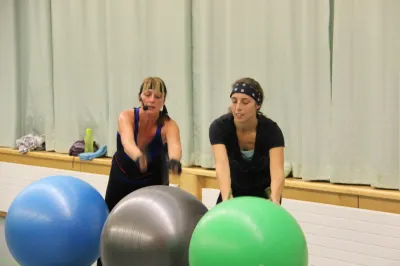 Aerobic Frauen Montag