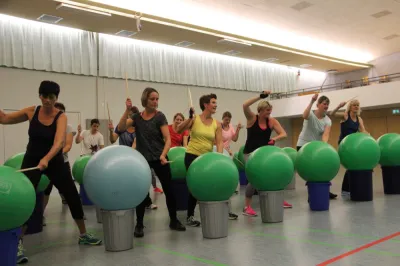 Aerobic Frauen Montag