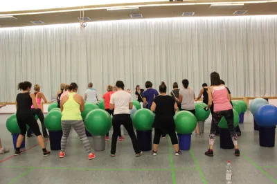 Aerobic Frauen Montag
