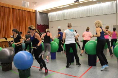 Aerobic Frauen Montag