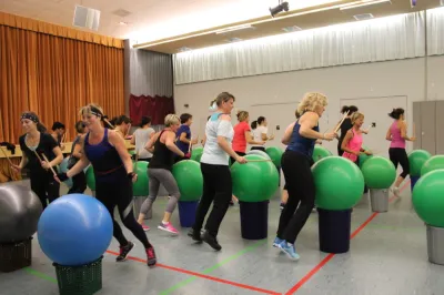 Aerobic Frauen Montag