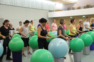 Aerobic Frauen Montag