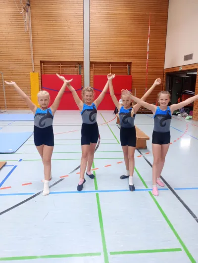 Turnerinnen in der Halle beim Landeskinderturnfest Bühl 2025