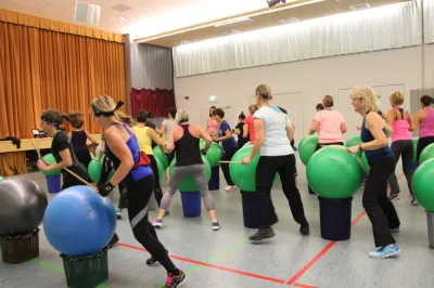 Aerobic Frauen Montag