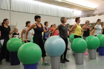 Aerobic Frauen Montag