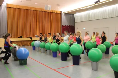 Aerobic Frauen Montag