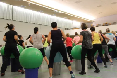 Aerobic Frauen Montag