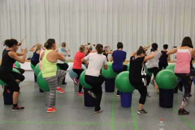 Aerobic Frauen Montag