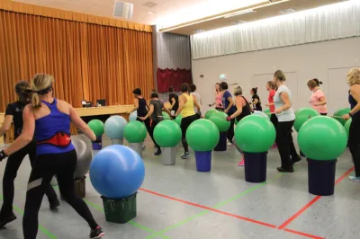 Aerobic Frauen Montag
