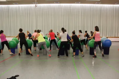 Aerobic Frauen Montag